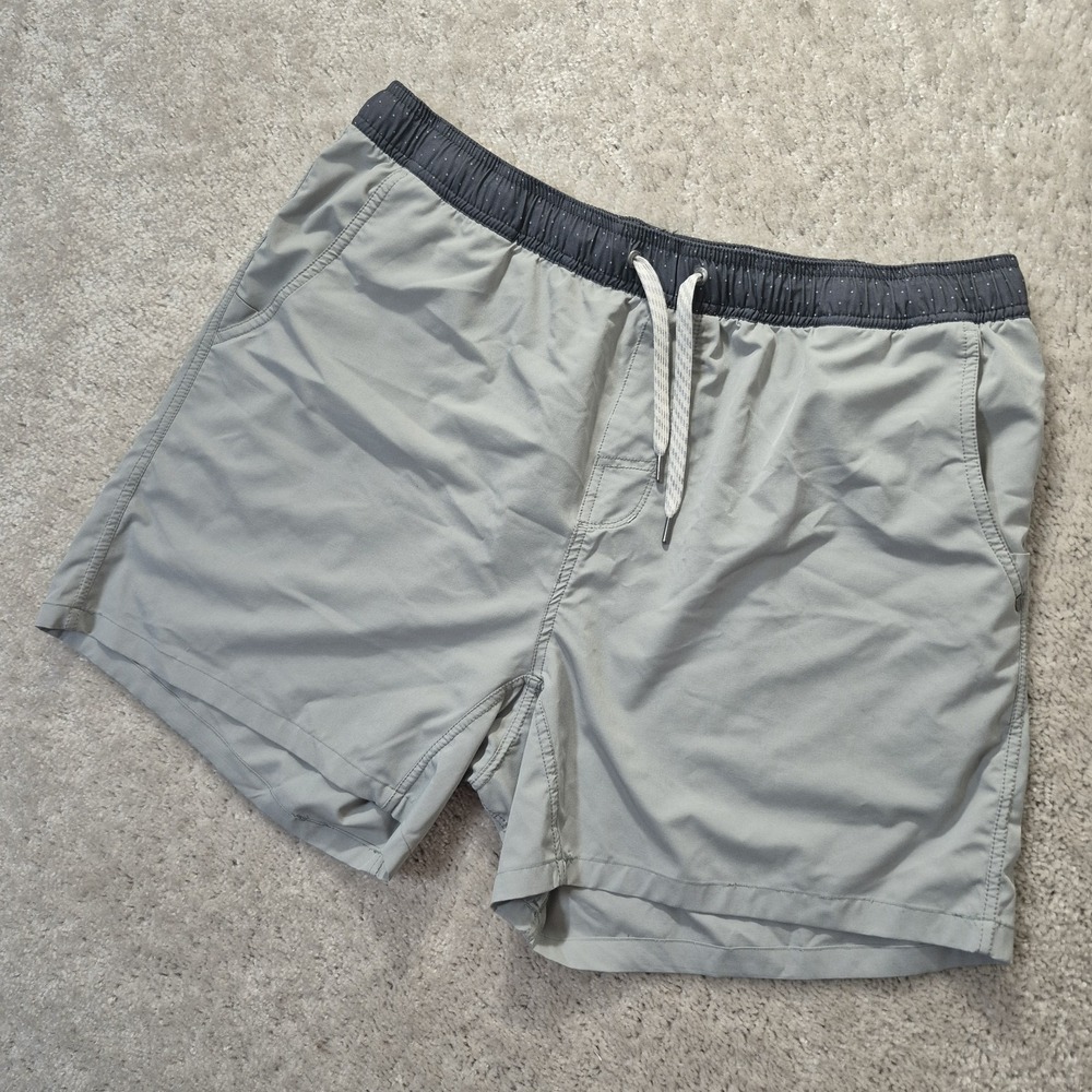 Vuori Kore Shorts Men 2XL Green 5 Inch Performance Activewear Running Outdoor